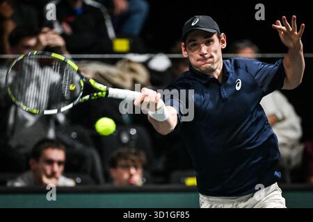 Nanterre, Frankreich, Frankreich. Oktober 2025. Valentin ROYER aus Frankreich am zweiten Tag des Rolex Paris Masters 1000 Tennis Turniers in der Accor Arena am 28. Oktober 2025 in Nanterre bei Paris. (Kreditbild: © Matthieu Mirville/ZUMA Press Wire) NUR REDAKTIONELLE VERWENDUNG! Nicht für kommerzielle ZWECKE! Quelle: ZUMA Press, Inc./Alamy Live News Stockfoto