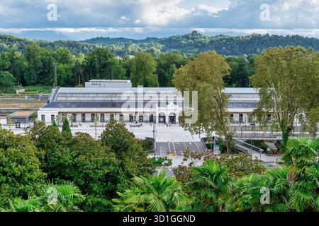 Der neue Bahnhof in Pau, Pyrenäen Atlantiques, Frankreich Stockfoto