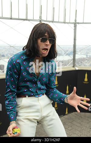 New York, USA. Oktober 2025. Mr. Fantasy besucht am 28. Oktober 2025 das Empire State Building in New York, NY. (Foto: Efren Landaos/SIPA USA) Credit: SIPA USA/Alamy Live News Stockfoto