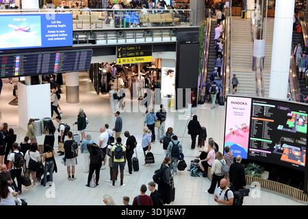 Allgemeine Ansichten des London Gatwick Airport in Crawley, West Sussex, Großbritannien. Stockfoto