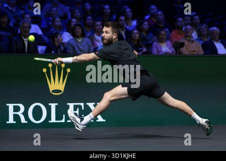 Nanterre, Frankreich. Oktober 2025. Corentin Moutet aus Frankreich am 2. Tag des Tennisturniers Rolex Paris Masters 2025, ATP Masters 1000 am 28. Oktober 2025 in der Paris La Defense Arena in Nanterre bei Paris, Frankreich - Foto Jean Catuffe/DPPI Credit: DPPI Media/Alamy Live News Stockfoto