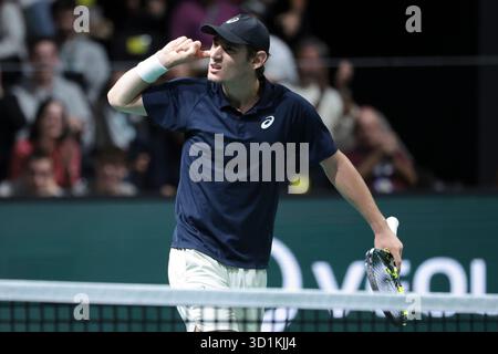 Nanterre, Frankreich. Oktober 2025. Valentin Royer aus Frankreich am 2. Tag des Rolex Paris Masters 2025, ATP Masters 1000 Tennisturniers am 28. Oktober 2025 in der Paris La Defense Arena in Nanterre bei Paris, Frankreich - Foto Jean Catuffe/DPPI Credit: DPPI Media/Alamy Live News Stockfoto