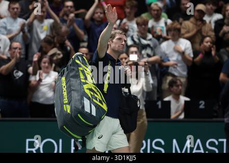 Nanterre, Frankreich. Oktober 2025. Valentin Royer aus Frankreich am 2. Tag des Rolex Paris Masters 2025, ATP Masters 1000 Tennisturniers am 28. Oktober 2025 in der Paris La Defense Arena in Nanterre bei Paris, Frankreich - Foto Jean Catuffe/DPPI Credit: DPPI Media/Alamy Live News Stockfoto