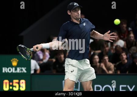 Nanterre, Frankreich. Oktober 2025. Valentin Royer aus Frankreich am 2. Tag des Rolex Paris Masters 2025, ATP Masters 1000 Tennisturniers am 28. Oktober 2025 in der Paris La Defense Arena in Nanterre bei Paris, Frankreich - Foto Jean Catuffe/DPPI Credit: DPPI Media/Alamy Live News Stockfoto