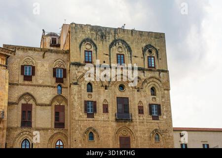 Teil des normannischen Palastes, Palazzo dei Normanni, auch bekannt als Königspalast von Palermo. Im Bezirk Albergheria in Palermo, Sizilien, Italien Stockfoto