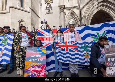 Chagos Islands gerichtliche Überprüfung. Zwei miteinander verknüpft. Die Fälle stellen Entscheidungen der britischen Regierung, die Chagossians betreffen, infrage, da keine Konsultation ab stattgefunden hat Stockfoto
