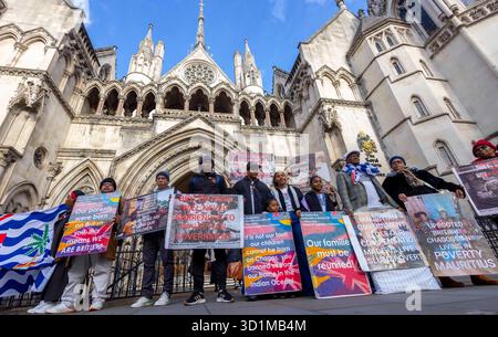 Chagos Islands gerichtliche Überprüfung. Zwei miteinander verknüpft. Die Fälle stellen Entscheidungen der britischen Regierung, die Chagossians betreffen, infrage, da keine Konsultation ab stattgefunden hat Stockfoto