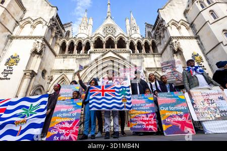 Chagos Islands gerichtliche Überprüfung. Zwei miteinander verknüpft. Die Fälle stellen Entscheidungen der britischen Regierung, die Chagossians betreffen, infrage, da keine Konsultation ab stattgefunden hat Stockfoto