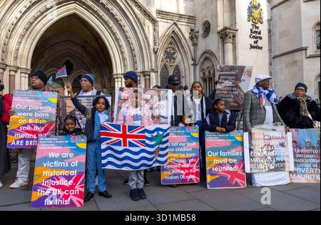 Chagos Islands gerichtliche Überprüfung. Zwei miteinander verknüpft. Die Fälle stellen Entscheidungen der britischen Regierung, die Chagossians betreffen, infrage, da keine Konsultation ab stattgefunden hat Stockfoto