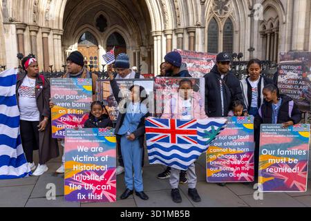 Chagos Islands gerichtliche Überprüfung. Zwei miteinander verknüpft. Die Fälle stellen Entscheidungen der britischen Regierung, die Chagossians betreffen, infrage, da keine Konsultation ab stattgefunden hat Stockfoto