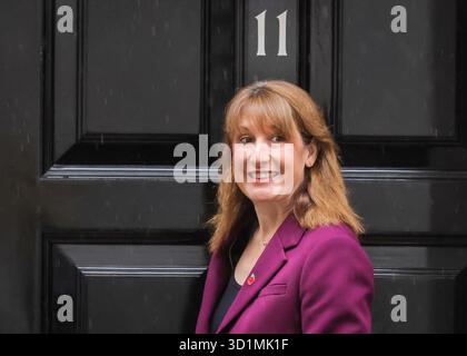 London, Großbritannien. Oktober 2025. Rachel Reeves, Finanzkanzlerin, verlässt heute Morgen die Downing Street 11 für PMQs. Quelle: Imageplotter/Alamy Live News Stockfoto