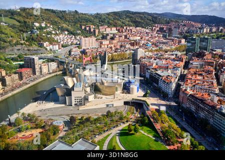 Guggenheim Museum, Nervion Fluss, Salbeko zubia, Blick vom Iberdrola Turm, Bilbao, Baskenland, Spanien Stockfoto