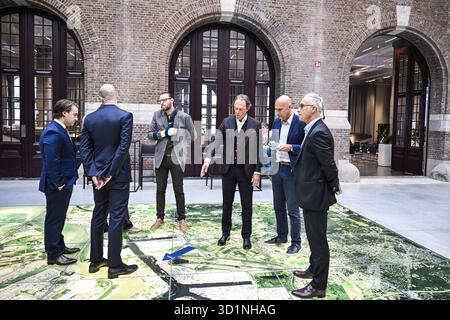Antwerpen, Belgien. Oktober 2025. AUFMERKSAMKEIT REDAKTEURE: FOKUSBERICHTERSTATTUNG, VERTEILUNG ANGEFORDERT AN DEN CEO Jacques Vandermeiren des BELGA Port of Antwerpen, Foto während eines Pressespreches von SynPet Technologies, Hafen Antwerpen-Brügge und Euroports über ein Kunststoffrecyclingprojekt am Mittwoch, den 29. Oktober 2025 im Havenhuis in Antwerpen. BELGA FOTO TOM GOYVAERTS Credit: Belga Nachrichtenagentur/Alamy Live News Stockfoto