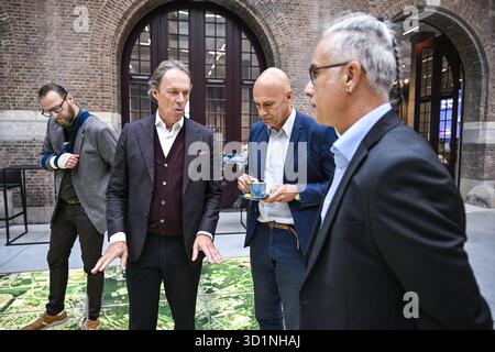 Antwerpen, Belgien. Oktober 2025. AUFMERKSAMKEIT REDAKTEURE: FOKUSBERICHTERSTATTUNG, VERTEILUNG ANGEFORDERT AN DEN CEO Jacques Vandermeiren des BELGA Port of Antwerpen, Foto während eines Pressespreches von SynPet Technologies, Hafen Antwerpen-Brügge und Euroports über ein Kunststoffrecyclingprojekt am Mittwoch, den 29. Oktober 2025 im Havenhuis in Antwerpen. BELGA FOTO TOM GOYVAERTS Credit: Belga Nachrichtenagentur/Alamy Live News Stockfoto