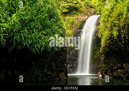Wainibau Wasserfall am Ende des Lavena Küstenwegs auf der Insel Taveuni, Fidschi Stockfoto