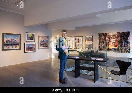 Edinburgh, Schottland, Großbritannien. Oktober 2025. Der Künstler und Fernsehsender Lachlan Goudie hat eine neue Ausstellung mit dem Titel: From the Forest to the Forge in der Scottish Gallery, Dundas Street, Edinburgh, EH3 6HZ. Die Ausstellung wird vom 30. Oktober bis 22. November 2025 eröffnet. Fotos: Pako Mera/Alamy Live News Stockfoto