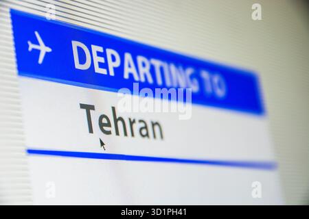 Computerbildschirm Nahaufnahme des Fluges nach Teheran Stockfoto