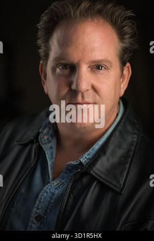 Dramatische Portrait Kopf schoss der Mann mittleren Alters Stockfoto