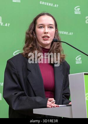 Lena Schilling, Abgeordnete zum Europaparlament - die Grünen bei der Pressekonferenz "Was kostet uns die Klimakrise?" Am 28.10.2025 in Wien // Lena Schilling, Europaabgeordnete - die Grünen auf der Pressekonferenz "Was kostet uns die Klimakrise?" Am 28. Oktober 2025 in Wien - 20251028 PD21153 Credit: APA-PictureDesk/Alamy Live News Stockfoto