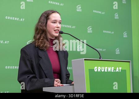 Lena Schilling, Abgeordnete zum Europaparlament - die Grünen bei der Pressekonferenz "Was kostet uns die Klimakrise?" Am 28.10.2025 in Wien // Lena Schilling, Europaabgeordnete - die Grünen auf der Pressekonferenz "Was kostet uns die Klimakrise?" Am 28. Oktober 2025 in Wien - 20251028 PD21158 Credit: APA-PictureDesk/Alamy Live News Stockfoto