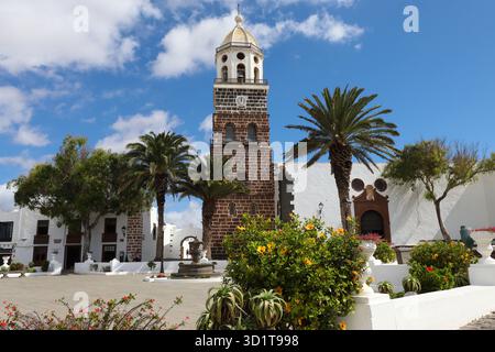 Zentraler Platz der Stadt Teguise, Lanzarote, Kanarische Inseln. Stockfoto