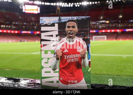 Emirates Stadium, London, Großbritannien. Oktober 2025. EFL Carabao Cup Football, Arsenal gegen Brighton und Hove Albion; das Matchday-Programm Credit: Action Plus Sports/Alamy Live News Stockfoto