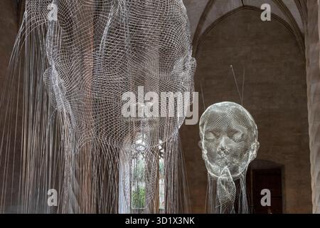 Werk des katalanischen Künstlers Jaume Plensa im gotischen Gebäude von La Lonja, Palma, Mallorca, Balearen, Spanien Stockfoto