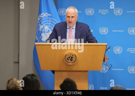 New York, USA. Oktober 2025. VEREINTE NATIONEN, NEW YORK - 29. OKTOBER 2025: Stéphane Dujarric, Sprecher des Generalsekretärs der Vereinten Nationen, Antonio Guterres, beschrieb die Zerstörung durch den Hurrikan Melissa als „beispiellos“ und forderte die internationale Gemeinschaft auf, die Wiederaufbaubemühungen zu unterstützen. Die Vereinten Nationen koordinieren sich mit nationalen Behörden und globalen Partnern, um die Schäden zu bewerten und humanitäre Soforthilfe zu leisten. (Foto: Luiz Rampelotto/EuropaNewswire/SIPA USA) Credit: SIPA USA/Alamy Live News Stockfoto