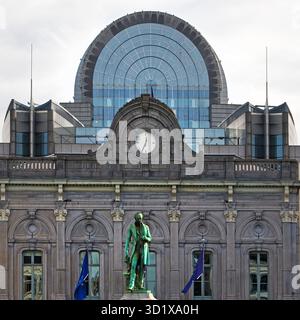 Der alte Bahnhof Brüssel-Luxemburg vor dem Europäischen Parlament, Brüssel, Belgien Stockfoto