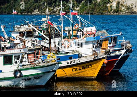 Fischerboote in Dalcahue, Insel Chiloé, Provinz Chiloé, Region Los Lagos, Patagonien, Republik Chile, Südamerika Stockfoto