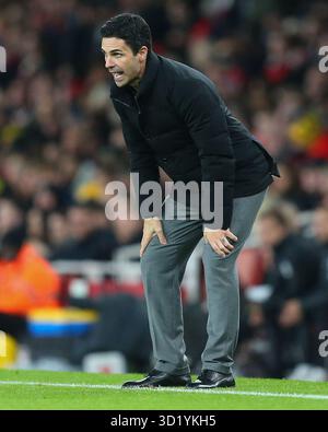London, Großbritannien. Oktober 2025. London, England, 29. Oktober 2025: Cheftrainer von Arsenal Mikel Arteta während des Carabao Cup Spiels zwischen Arsenal und Brighton & Hove Albion im Emirates Stadium in London. (Foto von Jay Patel/Sports Press Photo/SPP) Credit: SPP Sport Press Photo. /Alamy Live News Stockfoto