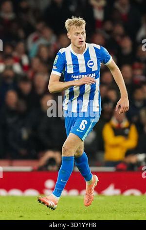 London, Großbritannien. Oktober 2025. Jan Paul van Hecke von Brighton & Hove Albion während des Achtelfinale-Spiels des Arsenal gegen Brighton & Hove Albion Carabao Cup im Emirates Stadium, London, England am 29. Oktober 2025 Credit: Dylan Hepworth/Every Second Media Credit: Every Second Media/Alamy Live News Stockfoto