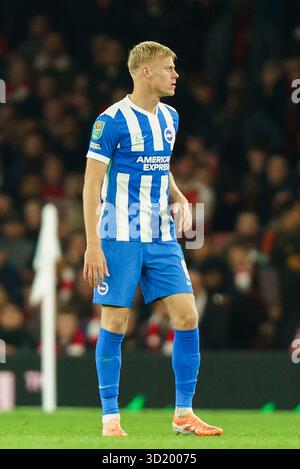 London, Großbritannien. Oktober 2025. Jan Paul van Hecke von Brighton & Hove Albion während des Achtelfinale-Spiels des Arsenal gegen Brighton & Hove Albion Carabao Cup im Emirates Stadium, London, England am 29. Oktober 2025 Credit: Dylan Hepworth/Every Second Media Credit: Every Second Media/Alamy Live News Stockfoto