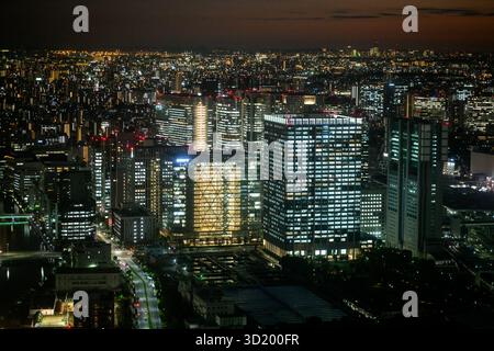 Tokio, Japan wird von einem US-Nighthawk-Hubschrauber aus gesehen, Montag, 27. Oktober 2025. (Offizielles Foto des Weißen Hauses von Daniel Torok) Stockfoto