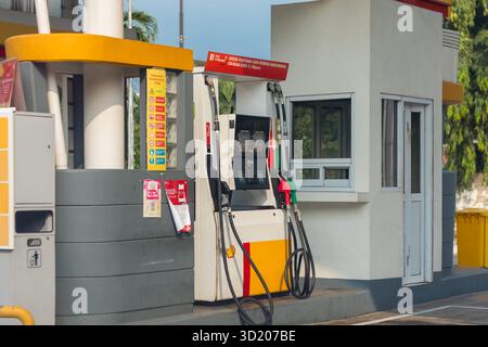 Jakarta, Indonesien - 17. September 2025: Eine Tankförderpumpe an einer Tankstelle Stockfoto