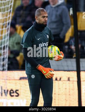1, Robert Sanchez vom Chelsea FC beim warm Up während des Carabao Cup Quarter Final zwischen Wolverhampton Wanderers und Chelsea am Mittwoch, den 29. Oktober 2025, in Molineux, Wolverhampton. (Foto: Stuart Leggett | MI News) Credit: MI News & Sport /Alamy Live News Stockfoto