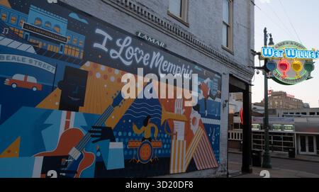 „I Love Memphis“-Banner im Wet Willie's an der Beale Street in Memphis, Tennessee Stockfoto