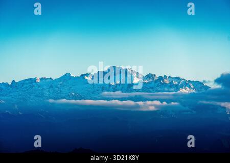 Schneebedeckter Mountain Peak. Picos de Europa Stockfoto