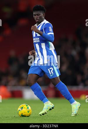 London, Großbritannien. Oktober 2025. Carlos Baleba aus Brighton während des Spiels Arsenal gegen Brighton und Hove Albion Carabao Cup im Emirates Stadium in London. Der Bildnachweis sollte lauten: David Klein/Sportimage Credit: Sportimage Ltd/Alamy Live News Stockfoto