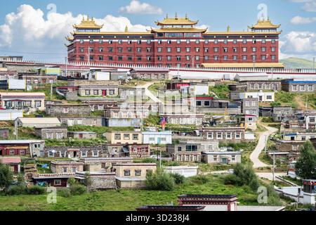 Nonnenkloster Anigongma, Dorf Gerima, Tagong (Lhagang), Autonome Tibetische Präfektur Garzê, Sichuan, China Stockfoto