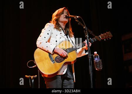 UK. Oktober 2025. LONDON, ENGLAND - 29. OKTOBER: Brandy Clark tritt am 29. Oktober 2025 in der Islington Assembly Hall in London auf.CAP/MAR © MAR/Capital Pictures Credit: Capital Pictures/Alamy Live News Stockfoto