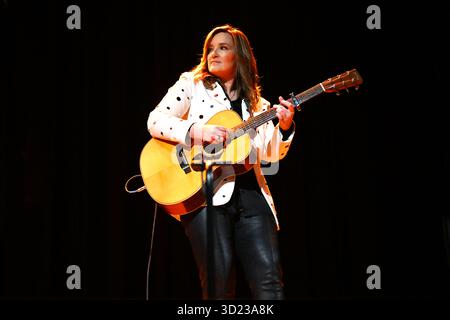 UK. Oktober 2025. LONDON, ENGLAND - 29. OKTOBER: Brandy Clark tritt am 29. Oktober 2025 in der Islington Assembly Hall in London auf.CAP/MAR © MAR/Capital Pictures Credit: Capital Pictures/Alamy Live News Stockfoto