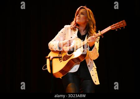 UK. Oktober 2025. LONDON, ENGLAND - 29. OKTOBER: Brandy Clark tritt am 29. Oktober 2025 in der Islington Assembly Hall in London auf.CAP/MAR © MAR/Capital Pictures Credit: Capital Pictures/Alamy Live News Stockfoto