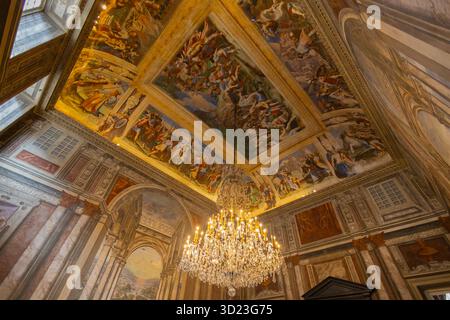 GENUA, ITALIEN, 14. SEPTEMBER 2024 - die Freskendecke der Räume des Palastes Angelo Giovanni Spinola in Genua, Italien Stockfoto