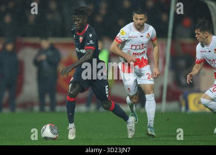 Nus, Serbien. Oktober 2025. Crvena Zvezda's Bajo Mahmudu während des Fußballspiels der Serbischen Superliga zwischen Crvena Zvezda (Roter Stern) und Radnicki NIS Stockfoto