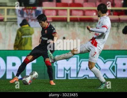 Nus, Serbien. Oktober 2025. Crvena Zvezda's Seol Youngwoo während des Fußballspiels der Serbischen Superliga zwischen Crvena Zvezda (Roter Stern) und Radnicki NIS Stockfoto