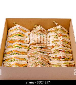 Frisch zubereitete Sandwiches in einer Take-Out-Box für eine Veranstaltung Stockfoto