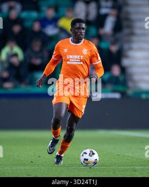Edinburgh, Großbritannien. Oktober 2025. Schottische Premiership - Hibernian FC gegen Rangers FC. Rangers' Verteidiger Nasser Djiga als Hibs gegen die Rangers in der ersten Phase für die schottische Premiership im Easter Road Stadium in Edinburgh, Schottland. UK. Quelle: Ian Jacobs/Alamy Live News Stockfoto