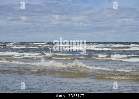 Ostseebad, Strand, Wellen, Jurmala, Lettland Stockfoto