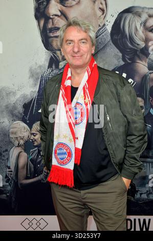 Till Schmerbeck bei der Premiere des Kinofilms machen mich im Zoo Palast fühlen. Berlin, 29.10.2025 *** bis Schmerbeck bei der Premiere des Films Make Me Feel im Zoo Palast Berlin, 29 10 2025 Foto:XM.xBehrensx/xFuturexImagex Feel 5054 Stockfoto